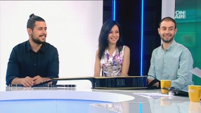 Етнобандата Аутентик излиза на сцената на  "Гластънбъри фест"
