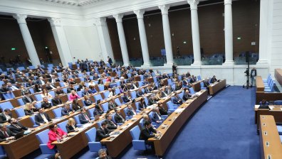 Депутатите съживяват КПК в опит да спасят евросредствата по ПВУ
