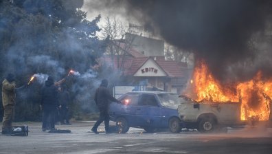 Серия експлозии в Херсон, сълзотворен газ и зашеметяващи гранати срещу цивилни