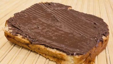 Как да приготвим вкусен домашен течен шоколад с лешници?