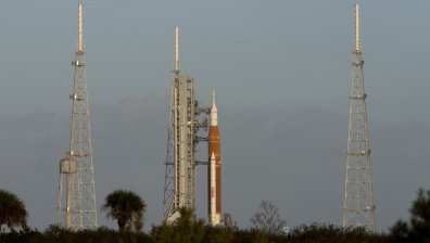 Еволюционно начало: НАСА изстреля най-голямата си ракета към Луната