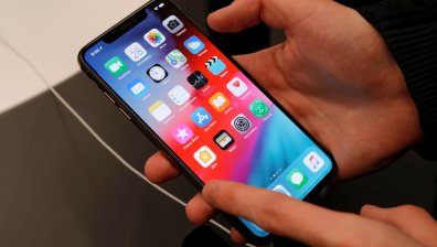 Apple води преговори за закупуване на бизнеса с мобилни чипове на Intel