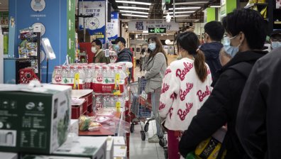 Шанхай се връща към нормалния живот, постепенно отваря търговските обекти