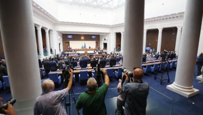 Скандали в НС: ПП-ДБ ще подкрепи комисията за контрол на евросредства, за да няма спекулации