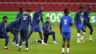 Хванаха трима национали на Франция, прекалили с райски газ и алкохол