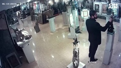 Откраднаха скулптура на Ставри Калинов от галерията му