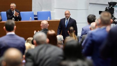 Кабинетът "Радев" в битка за доверие на фона на еврото, реформите и инфлацията