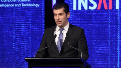 Петков: Никой не трябва да слага личната си кариера над стабилността на България