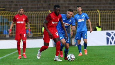 "Черно море" е на победа от 7-ото място след равенство между "Левски" и "Царско село"