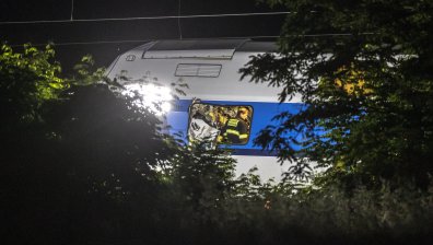 Има загинал човек при влаковата катастрофа в Чехия