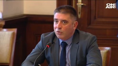 Референдумът на Слави не беше разгледан от правната комисия