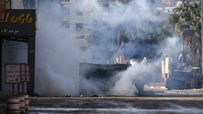 Най-малко 13 жертви при израелски удар срещу училище в Газа
