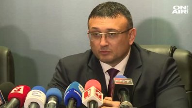 Затягат контрола по пътищата и масовите мероприятия