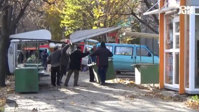 Ураганен вятър нанесе щети в почти цялата страна