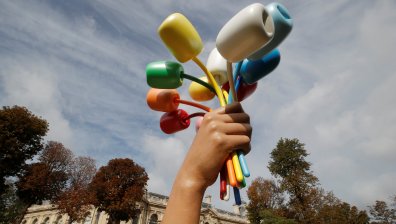 Скулптура в памет на жертвите от Батаклан предизвика полемики