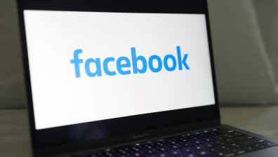 Facebook създаде център, за да следи съдържанието за конфликта Израел - "Хамас"