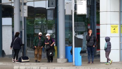 Поставят ни под карантина с обаждане, SMS или по имейл