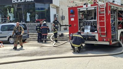 Пламна пожар в заведение в Пловдив (+СНИМКИ)