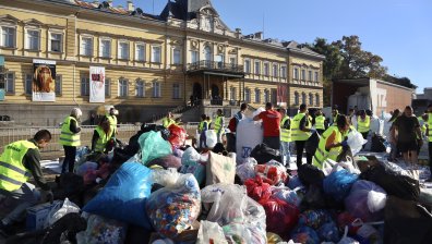 Две дарени линейки и помощ за 35 болници от инициативата "Капачки за бъдеще"