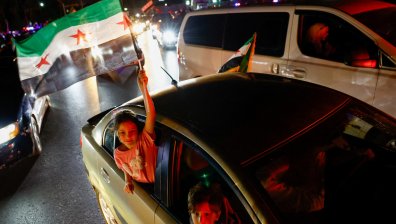 Бурна радост в Сирия след отмяната на санкциите от Доналд Тръмп