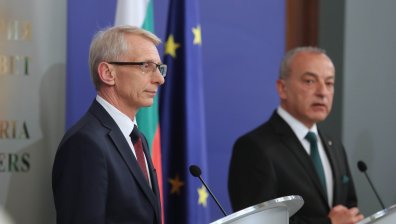 Служебното правителство предаде властта на кабинета "Денков - Габриел"