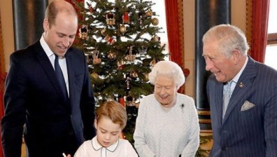 Кралското семейство приготви коледен пудинг 