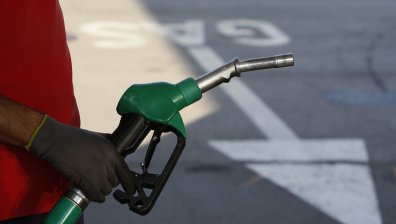 Петролът лети към $100 за барел заради напрежението в Близкия изток