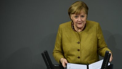 Меркел поиска от Рухани връщане на Иран в ядрената сделка