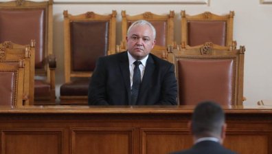 Министър Демерджиев награждава полицаи и доброволци, търсили Александър от Перник