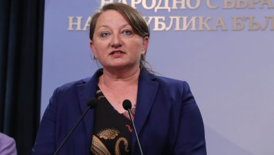 Деница Сачева: Асен Василев трябва да поеме негативите за бюджета
