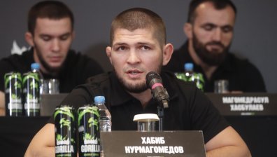 Хабиб Нурмагомедов разби Макс Холоуей в двубой в метавселената