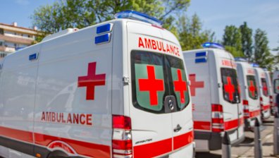 Моторист се заби в автобус в Пазарджик, рани и 15-годишната си сестра