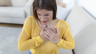 Как инфарктът изглежда при жените и защо симптомите са различни