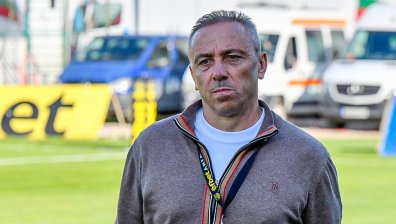 Илиан Илиев остава начело на националния отбор по футбол