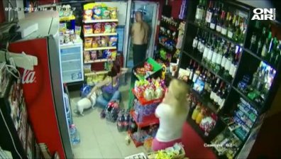 Издирват мъж, млатил жена и куче в магазин