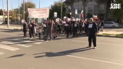 Над 100 семейства в Русе - застрашени да останат на улицата през зимата