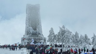 Арестуваха мъжа, опетнил знамето на ЕС на 3 март на Шипка