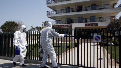 Българин с коронавирус избяга от болница в Солун, арестуваха го