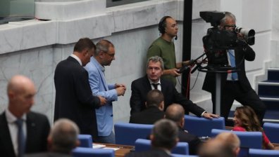 Тошко Йорданов: Кирил Петков трябва да плати на Слави Трифонов 50 000 лв.