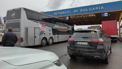 На път: Интензивен трафик към граничните пунктове, може да се чака повече от нормалното