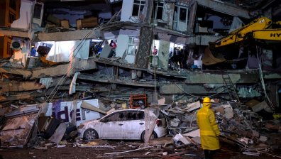 Над 5000 са жертвите на земетресенията, хиляди са безследно изчезнали