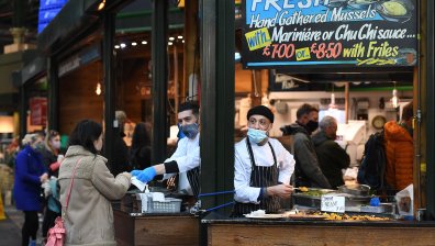 Борис Джонсън обявява по-строгите мерки във Великобритания