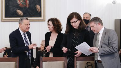 Няма да гледат предложенията за даване на оръжия на Украйна и тази седмица