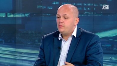 СЕМ е нелегитимен в присъствието на Бетина Жотева , категоричен е журналист