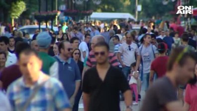 "Демокрацията изяжда нацията" или как вече сме под 7 милиона