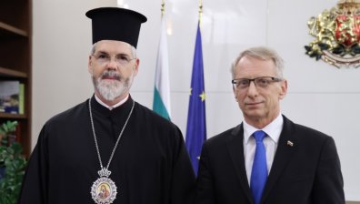 В Бюджет 2024 ще има пари за българското вероизповедание зад граница