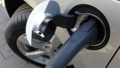 Швейцария въвежда извънреден данък, край на евтиното ползване на електромобилите