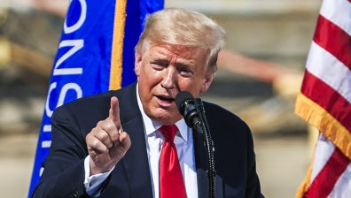 Тръмп: Тези, които оскверняват паметници, са терористи, ще си платят