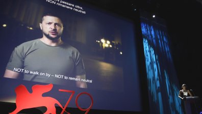 Зеленски на фестивала във Венеция: Войната почива на истории за убийци и касапи