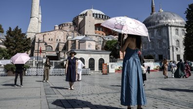 Войната в Иран предизвиква срив на туристите в Турция